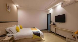 Shell Hotel Shanghai Oriental Pearl Tower Century Avenue Metro Station - 4