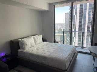 Lux Studio on 36th floor Rooftop Pool Prime Area - 9