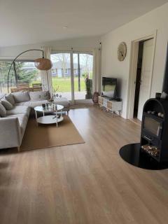 Modernised Cottage Near Woods And Beach - 1