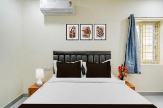 Super Townhouse Oak Kamineni Bus Stop - 1