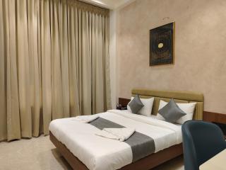 Hotel Raas Vrindavan - 0