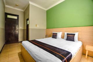 Hotel O near Juanda Airport formerly Azzahra Guest House Family - 3