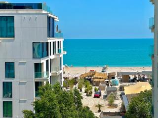 Acqua Vista 29 Summerland Apartments - 0