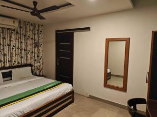 Townhouse Ludhiana Railway Junction Formerly RK Residency - 9