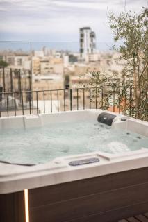 Luxury 4BR Penthouse - 8