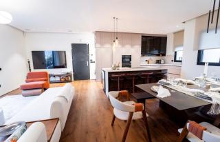 Luxury 4BR Penthouse - 2