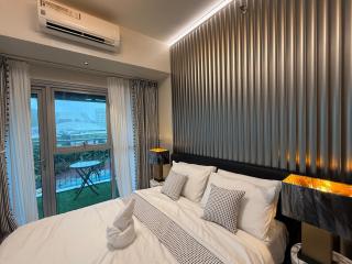 Luxury 2BR Retreat Next to OKADA Casino MOA Manila Airsports - 1