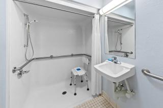 MainStay Suites Cincinnati Blue Ash - 1