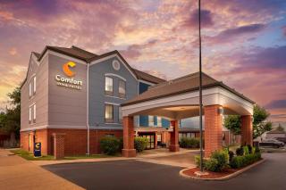 Comfort Inn & Suites Saint Louis Lafayette Square - 8