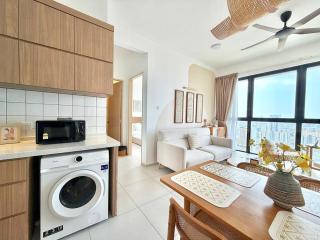 Urban Suites Jelutong #Highfloor Seaview #Water dispenser #Infinity Pool #5pax #3BR2bath #2Queen1Single #Quality well maintained #Private host - 4