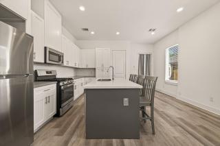 Cozier Retreat | Near Downtown & Galleria - 7