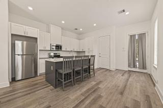 Cozier Retreat | Near Downtown & Galleria - 4