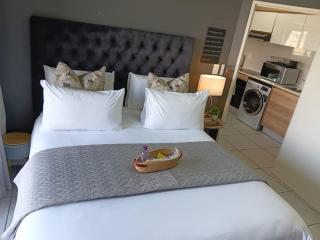 URlyfstyle Apex Executive 8min to Mall of Africa - 2