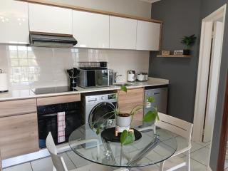 URlyfstyle Apex Executive 8min to Mall of Africa - 1