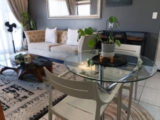 URlyfstyle Apex Executive 8min to Mall of Africa - 8