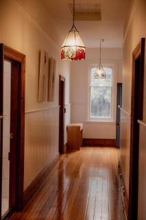 Bellerive Bluff House Spacious family home - 8