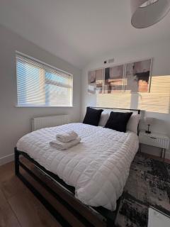 3 bedroom home from home - 6