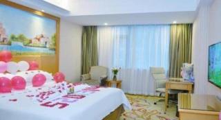 Vienna Hotel Shenzhen Bao'an Airport Taoyuanju Pingluanshan Metro Station - 3