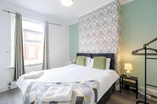 FREE parking, LARGE House for Contractors & Families, Sleeps 5, 5 mins to Etihad Stadium - 4
