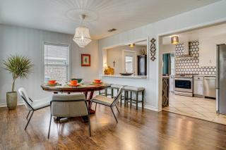 Family and Pet Friendly Fort Worth Home Near TCU! - 2