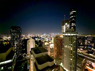 City Skyline! Level 37 CBD with Free Park, Pool, Gym - 6