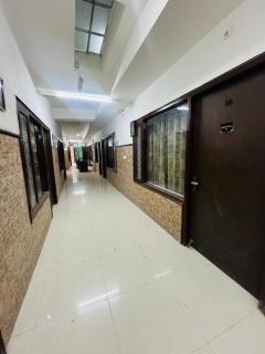 Hotel Happy Stays - Saket IGNOU RD - 6