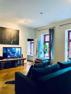 Stylish City aprtm w parking - 6