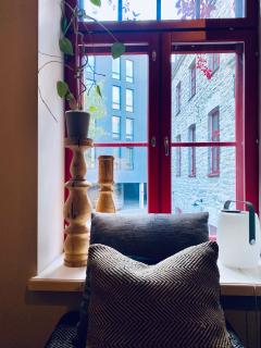 Stylish City aprtm w parking - 1