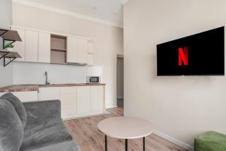 Cozy Modern Apartment in City Center - 8