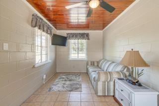 Paddle, Fish & Swim! Hernando Lake Cabin - 3