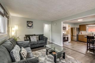 2 Mi to Motor Speedway! Indy Home w/ Fenced Yard - 6