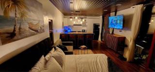 Barney's Pointe Beach House, Batangas City - 5