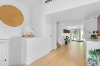 Exclusive lakefront villa in Stockholm city - 1