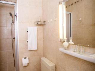 Inviting apartment in Freyung with sauna & indoor pool - 2