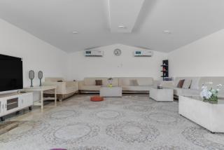 Spacious farmhouse villa for grous and families - 8