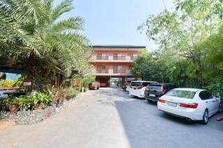 OYO 549 Maesri Resort - 8