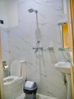 Kalash Parkaze And Tent Inn - 1