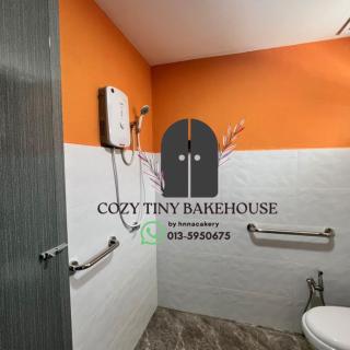 Cozy Tiny House By hnnacakery Near Hiking Trail Nibong Tebal - 4