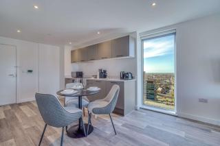 City View - Free Parking - Near Salford Royal - 1