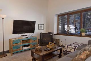Cozy 1BR Alpine Retreat with Pool & Sauna - 5