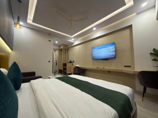Pratap Living Luxe Studio Stays - Omaxe Hazratganj - 6