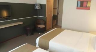 Grand Medallion Hotel - 9