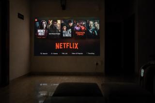 Premium 2BHK Retreat In Gaur City Noida By GoldenKeyStay - 8