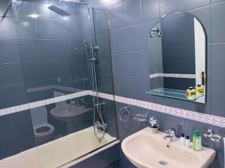 Apartment for Comfort and Luxury, Near the Train Station and Facing Hilton Open - 6