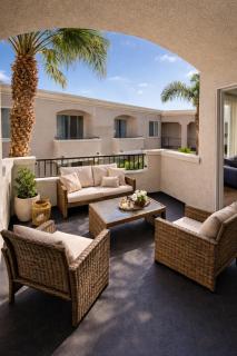 Serene 1BR & 2BR MDR Escape Minutes to Venice Beach with Spa & Gym - 1