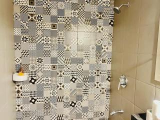 The Grand Palm Retreat with Skyline Suit in GIFT City, 2BHK, Luxurious, Pool, AC, Wifi - 4