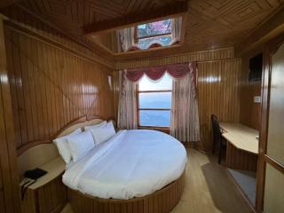 New Shimla Place with Mountain View - 1