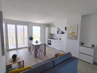 Sunset View apartment - modern three bedroom apartment with sea view and pool - 8