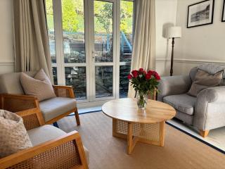 Spacious 4 bedroom detached house by the sea - 9