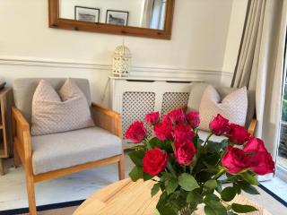 Spacious 4 bedroom detached house by the sea - 3